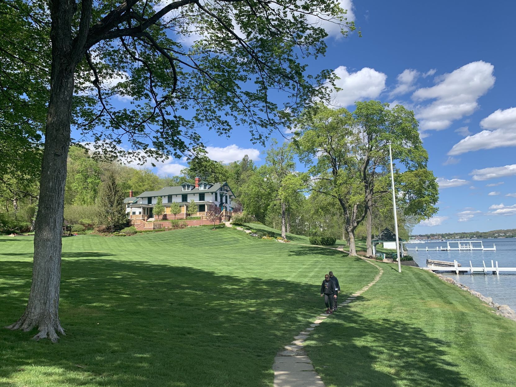 Lake Geneva Shore Path